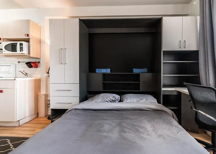 Studio Apartment Near Downtown - 103